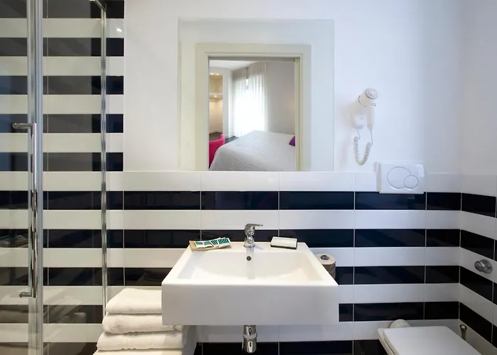 아파트먼트 원 4*